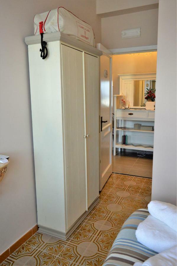 B&B Al Golfo Salerno Buitenkant foto